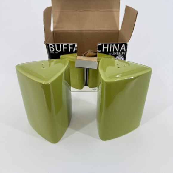 Oneida Buffalo China Green Ceramic Triangle Salt & Pepper Shakers Lime Rickey - Picture 4 of 5